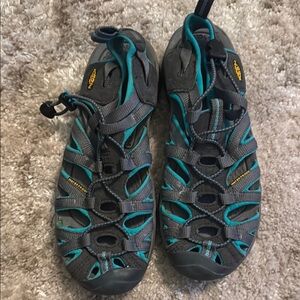 🍍 KEEN Women's Whisper Closed Toe Sport Sandals Size 8 Grey/teal🍍